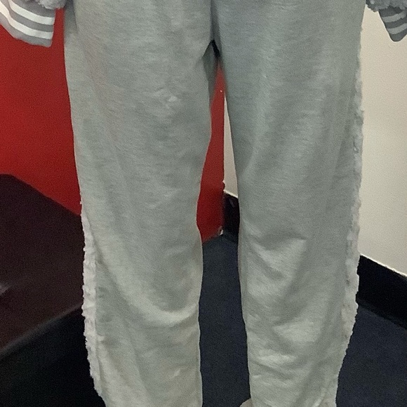 2 Piece Plus Faux Fur Jogger Set. Actual Product Pics in Post! - Picture 5 of 12